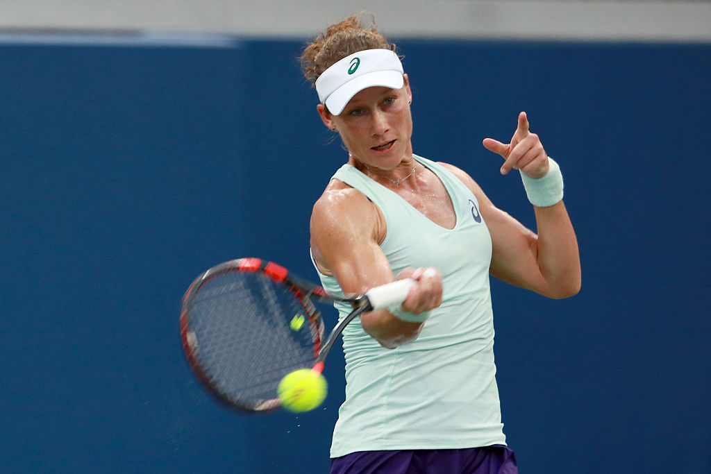 Samantha Stosur of Australia returns a shot to Shuai Zhang of China during her second round Women's Singles match on Day Four of the 2016 US Open at the USTA Billie Jean King National Tennis Center on September 1, 2016 in the Flushing neighborhood of the Queens borough of New York City. (Photo by Michael Reaves/Getty Images)
